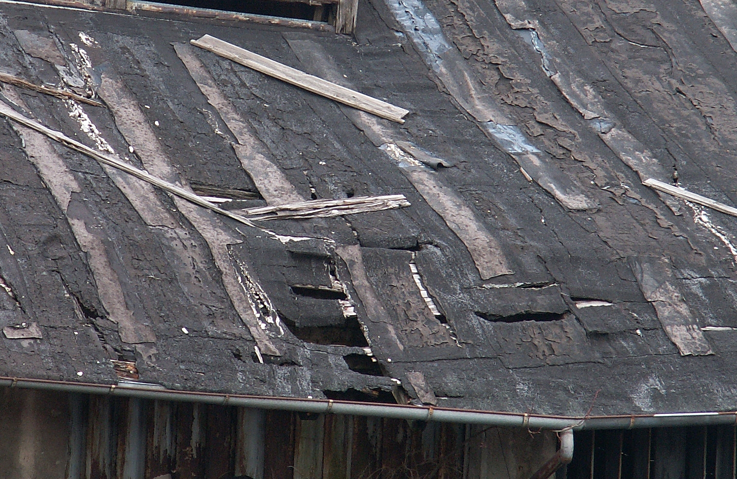 Dach- und Teerpappe 1,5 m³